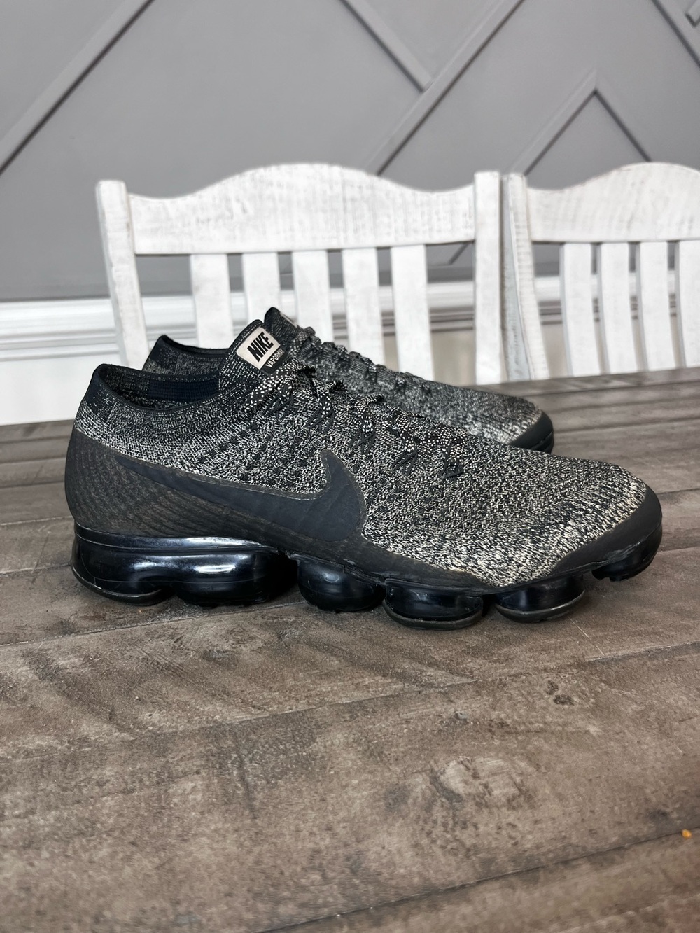 Nike Air VaporMax Flyknit Lace-Up Sneakers Oreo
Black/Gray Men's Sz 11